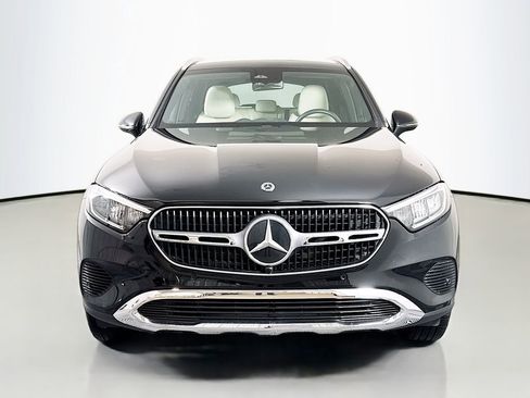 Used 2024 Mercedes-Benz GLC 300 4MATIC image 2