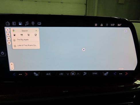 Used 2025 Chevrolet Traverse Z71 image 15