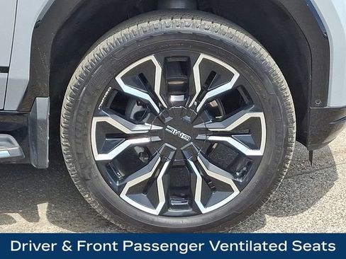 Used 2024 GMC Sierra EV Denali AWD/4WD image 28