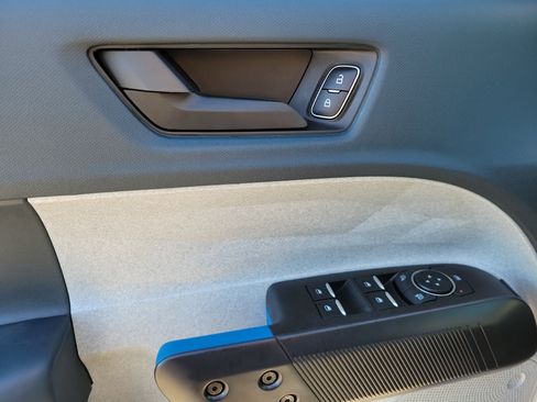 New 2025 Ford Maverick XLT w/ XLT Luxury Package FWD image 15