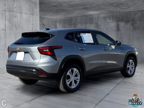 Certified 2025 Chevrolet Trax LS image 5