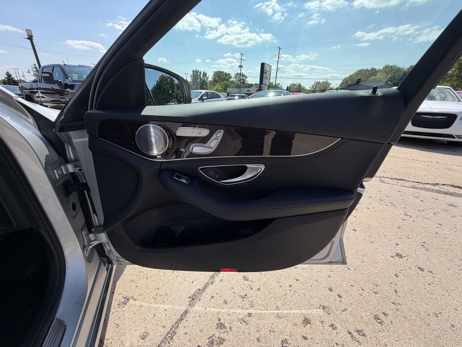 Used 2015 Mercedes-Benz C 300 4MATIC Sedan image 31