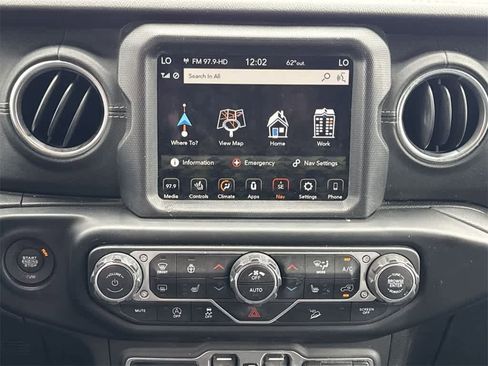 Used 2020 Jeep Wrangler Unlimited Sahara image 15