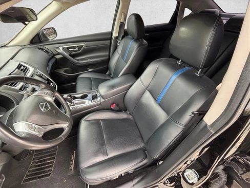 Used 2018 Nissan Altima 2.5 SR w/ SR Midnight Edition image 17