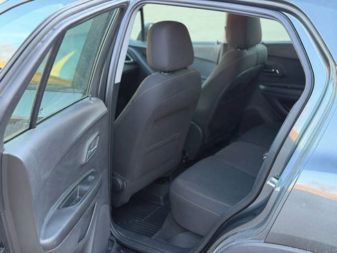 Used 2020 Chevrolet Trax LS image 11