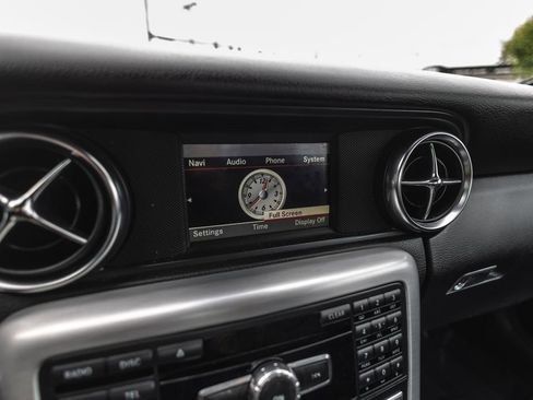 Used 2014 Mercedes-Benz SLK 250 w/ Sport Package image 11