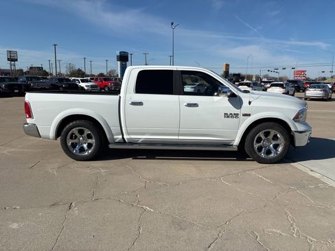 Used 2017 RAM 1500 Laramie w/ Convenience Group AWD/4WD image 7