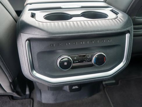 Used 2025 Ford Expedition Active image 18