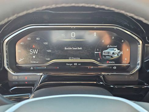 Used 2025 GMC Sierra 1500 SLE w/ Preferred Package image 25