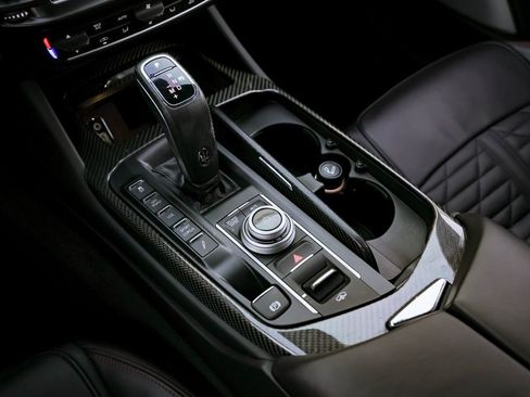 Used 2022 Maserati Levante Trofeo image 10