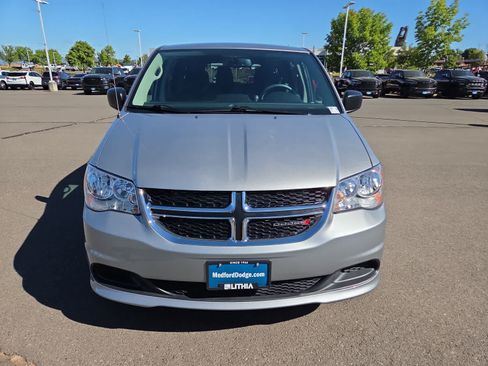Used 2017 Dodge Grand Caravan SE w/ Power Window Group FWD image 14