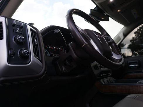Used 2018 GMC Sierra 1500 SLT AWD/4WD image 30