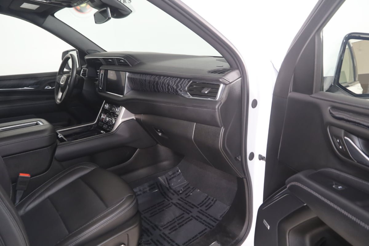Used 2024 GMC Yukon Denali AWD/4WD image 39