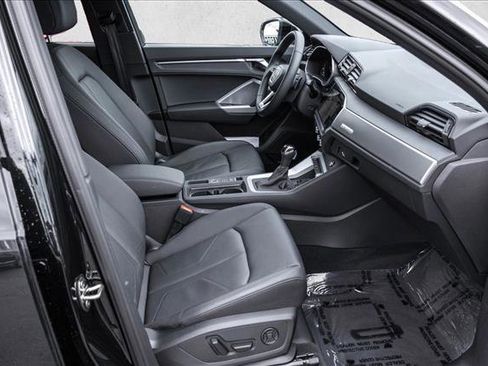 Certified 2025 Audi Q3 2.0T Premium Plus w/ Premium Plus Package image 26