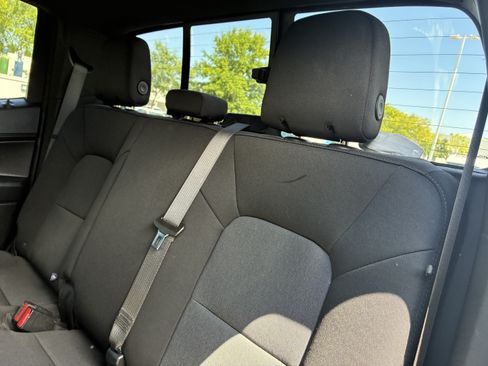 Used 2025 Chevrolet Colorado W/T RWD image 13