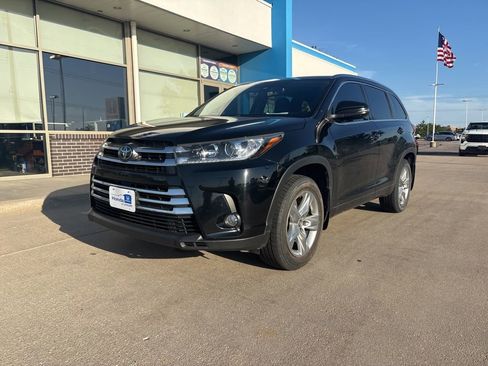 Used 2017 Toyota Highlander Limited AWD/4WD image 1
