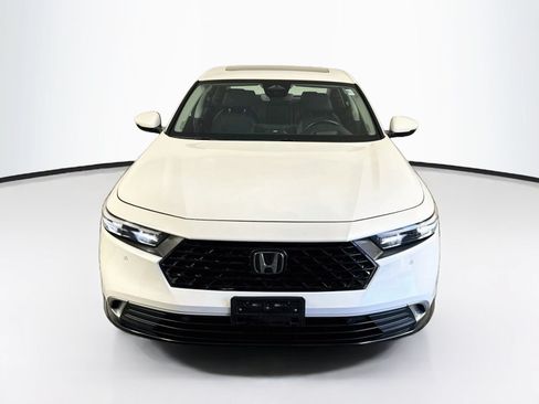 Used 2023 Honda CR-V Sport Touring image 2