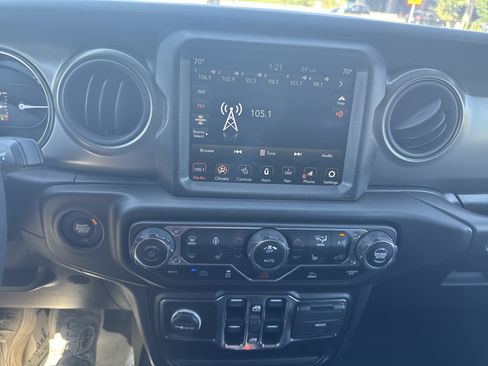 Used 2023 Jeep Wrangler Unlimited w/ Sun & Screen Package AWD/4WD image 25
