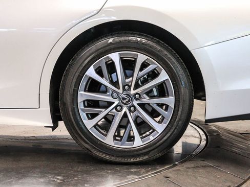Used 2025 Lexus ES 350 w/ Accessory Package (Z2) FWD image 10
