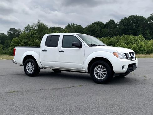 Used 2019 Nissan Frontier SV RWD image 1