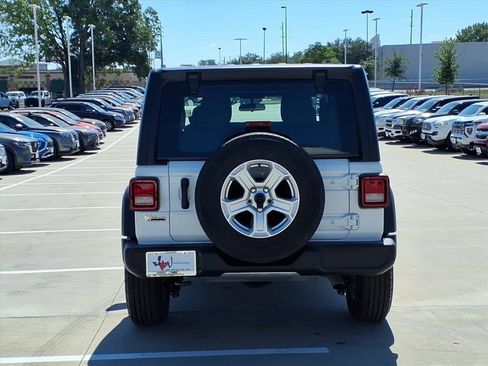 Used 2025 Jeep Wrangler Sport image 8