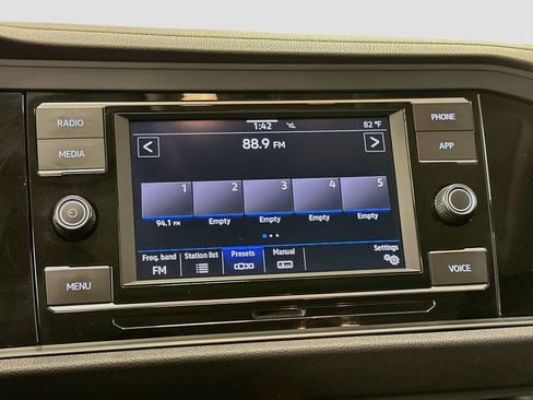 Used 2024 Volkswagen Jetta SE FWD image 21