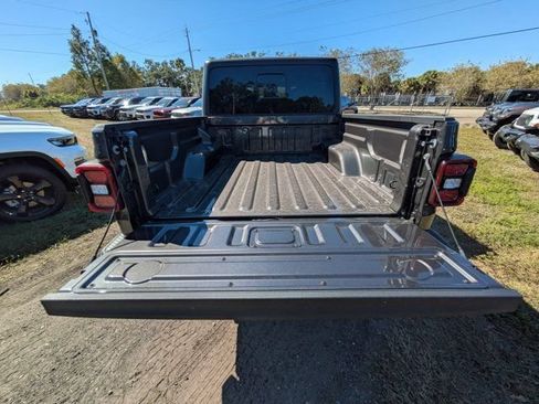 New 2026 Jeep Gladiator Sport AWD/4WD image 11