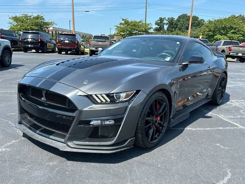 Used 2020 Ford Mustang Shelby GT500 w/ Technology Package RWD image 3