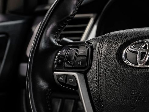 Used 2016 Toyota Highlander XLE FWD image 20
