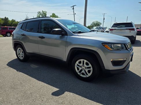 Used 2018 Jeep Compass Sport FWD image 5