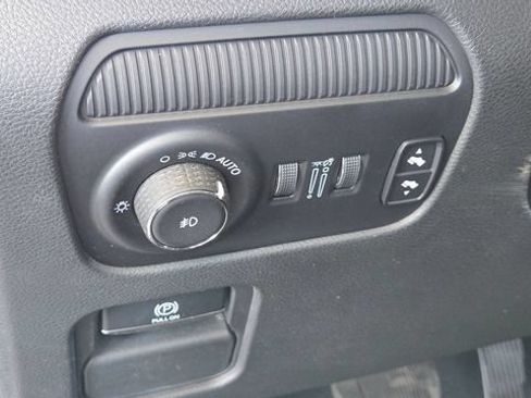 Used 2022 Jeep Wagoneer Series III RWD image 17