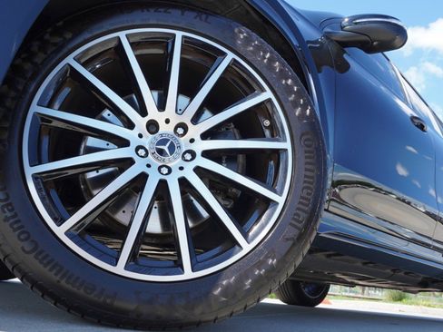 Used 2024 Mercedes-Benz GLS 450 4MATIC image 11