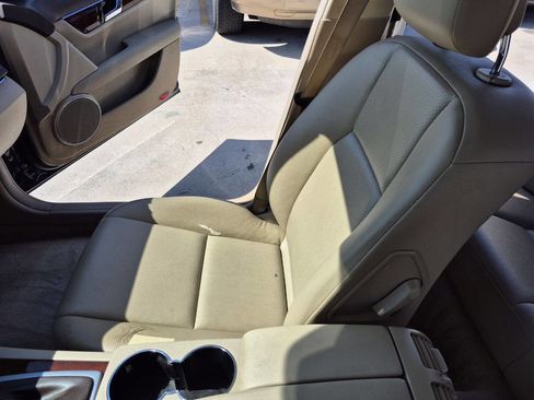 Used 2011 Mercedes-Benz C 300 4MATIC Sedan image 23