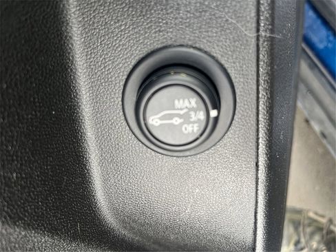 Used 2023 Chevrolet Equinox LT image 37