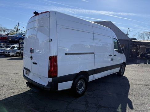 Used 2020 Mercedes-Benz Sprinter 2500 image 4