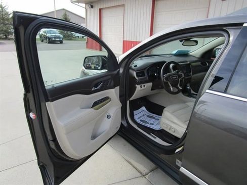 Used 2019 GMC Acadia Denali w/ Technology Package image 19