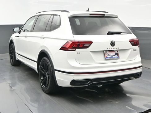 Used 2023 Volkswagen Tiguan SE R-Line FWD image 4