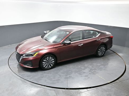 Used 2024 Nissan Altima 2.5 SV image 44