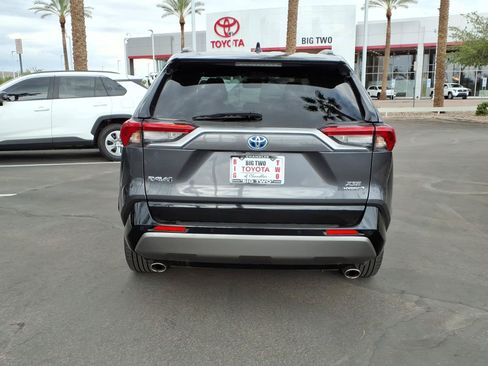 Used 2019 Toyota RAV4 XSE AWD/4WD image 5