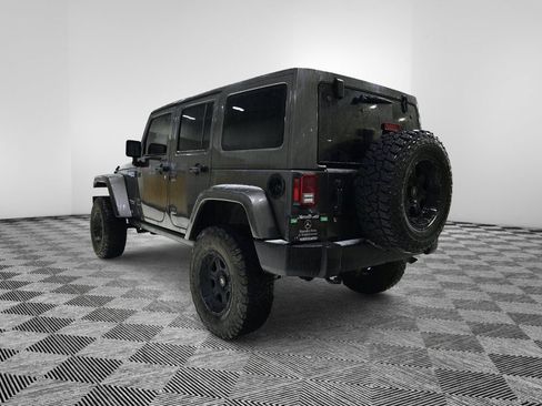 Used 2017 Jeep Wrangler Unlimited Rubicon w/ Dual Top Group image 3