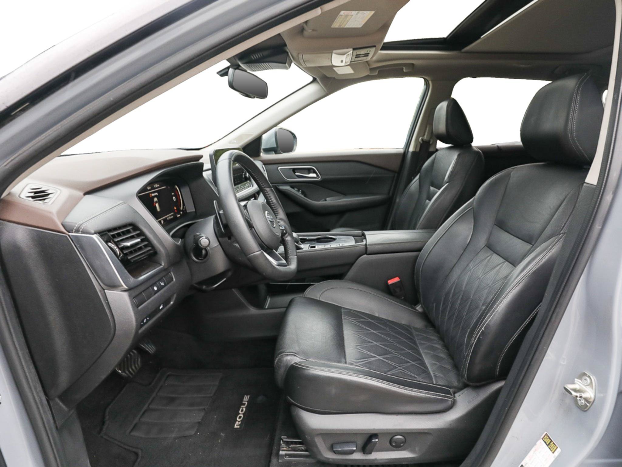 Used 2021 Nissan Rogue Platinum FWD image 12