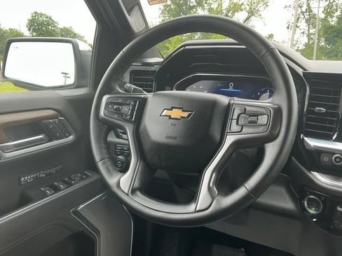 Used 2025 Chevrolet Silverado 1500 High Country w/ Technology Package AWD/4WD image 23