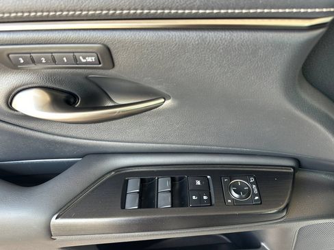 Used 2020 Lexus ES 300h w/ Premium Package FWD image 8