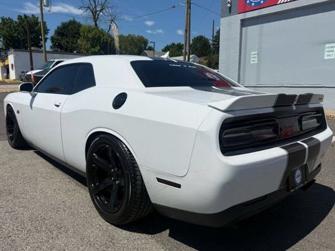 Used 2015 Dodge Challenger SRT w/ Technology Group RWD image 3