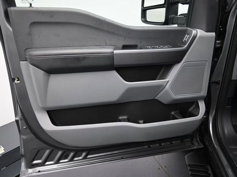 Used 2025 Ford F250 XLT AWD/4WD image 9