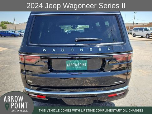 Used 2024 Jeep Wagoneer Series II w/ Flexible Seating Group RWD image 10