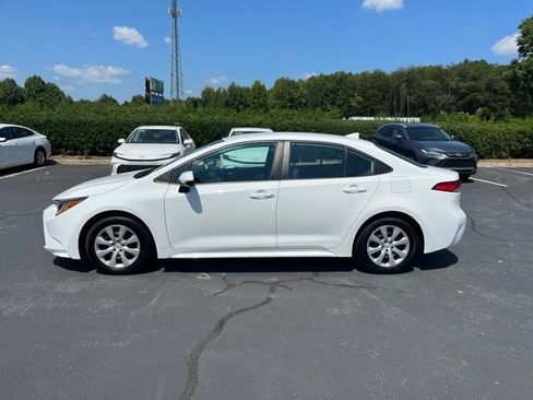 Used 2024 Toyota Corolla LE FWD image 12