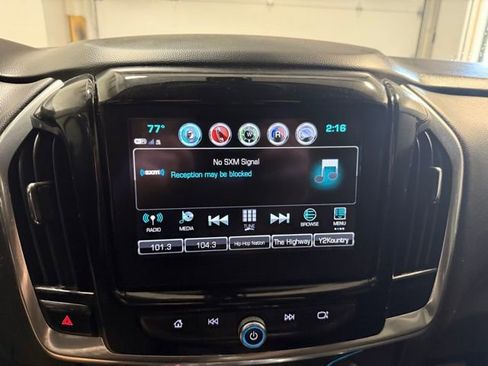 Used 2019 Chevrolet Traverse LT image 17