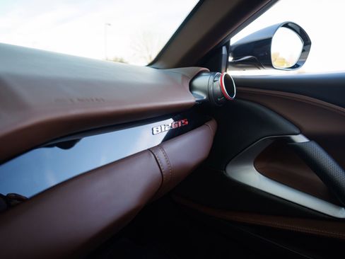 Used 2021 Ferrari 812 GTS image 44