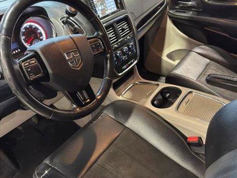 Used 2019 Dodge Grand Caravan SXT image 10